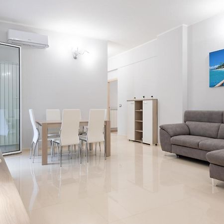Apartmán Modern Flat 250 Mt From The Sea - Albissola Marina Exteriér fotografie