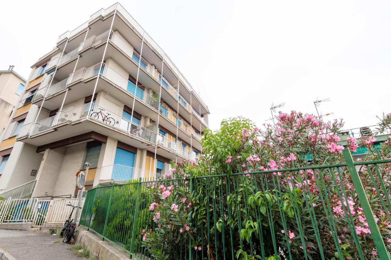 Apartmán Modern Flat 250 Mt From The Sea - Albissola Marina Exteriér fotografie